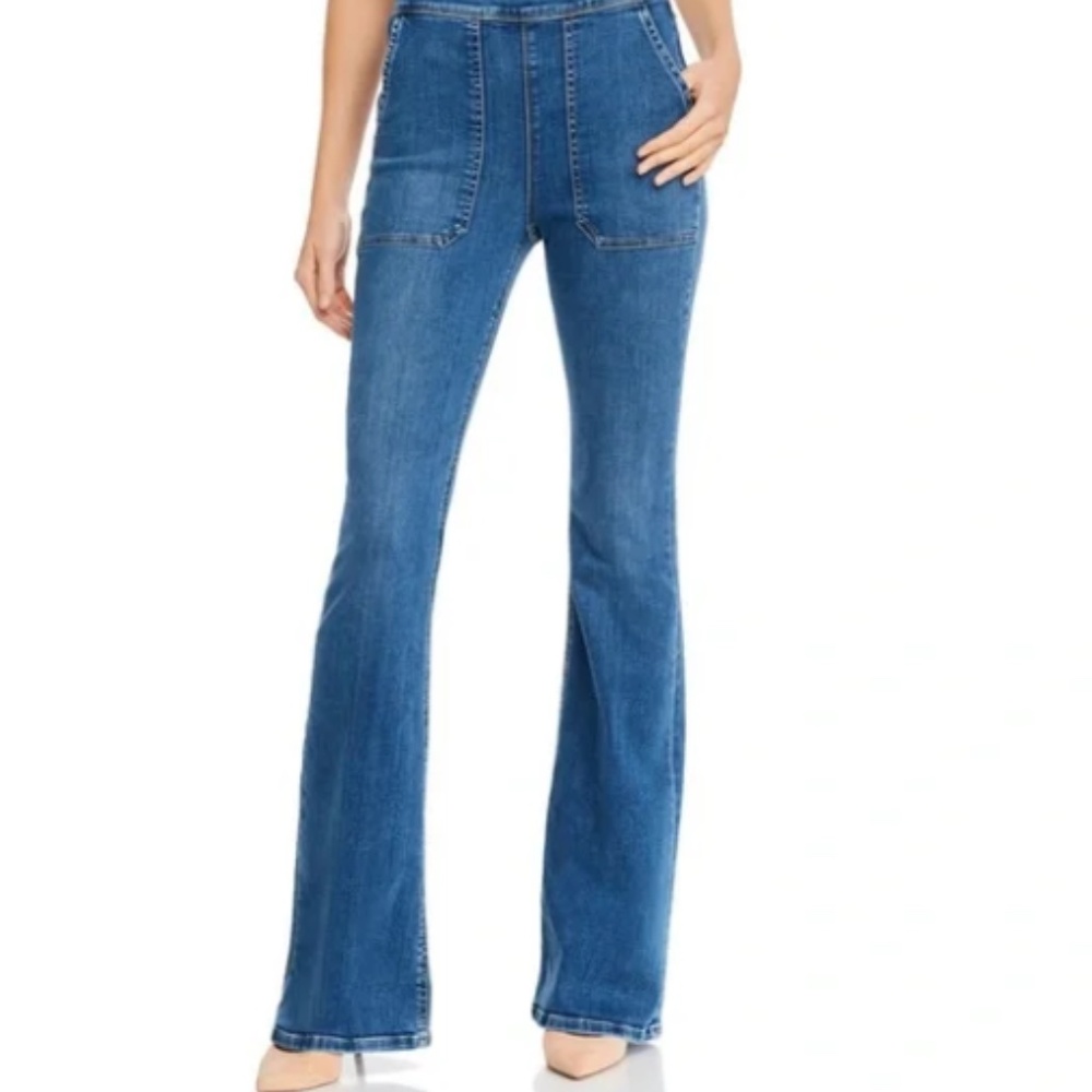 The Le Flare De Francoise jeans from Frame